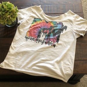Vintage cold shoulder distressed tees. MTV